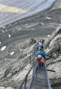 Descending 526 steps